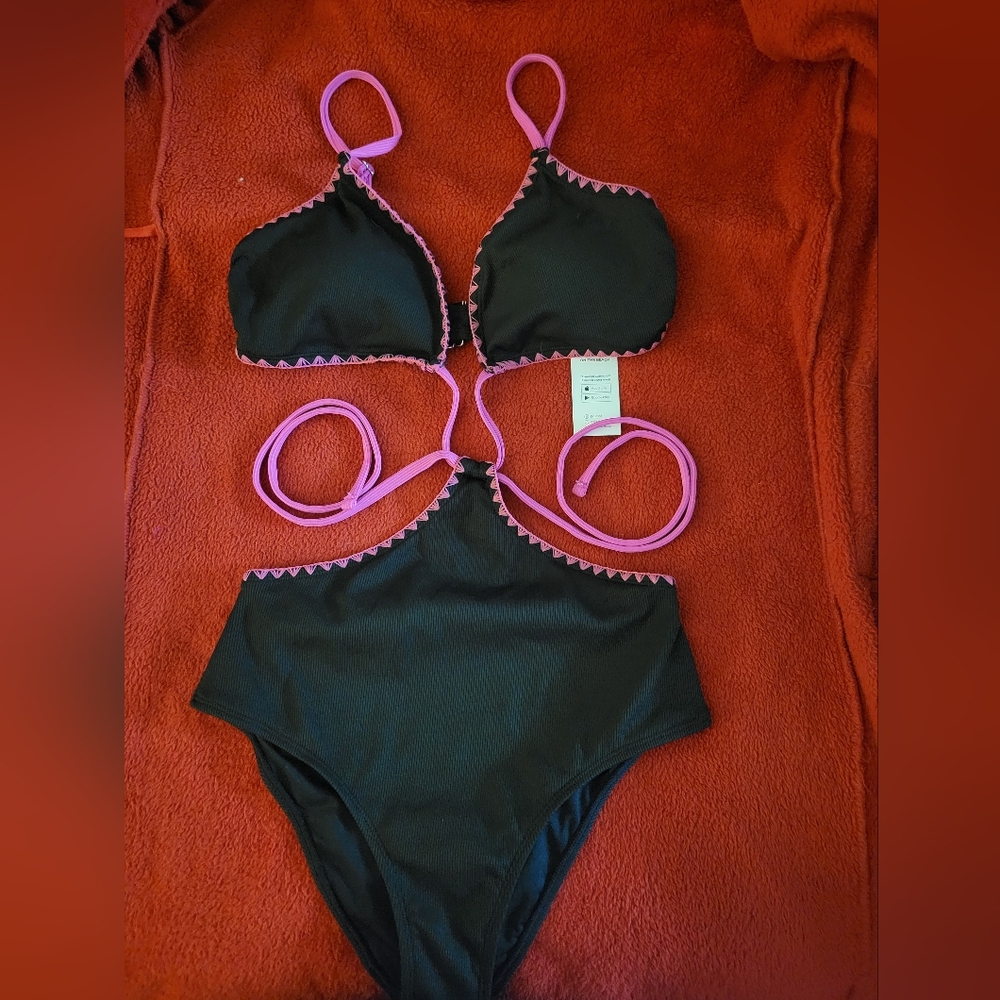 Chic Black High Waisted Bathing Suit with Pink Trim